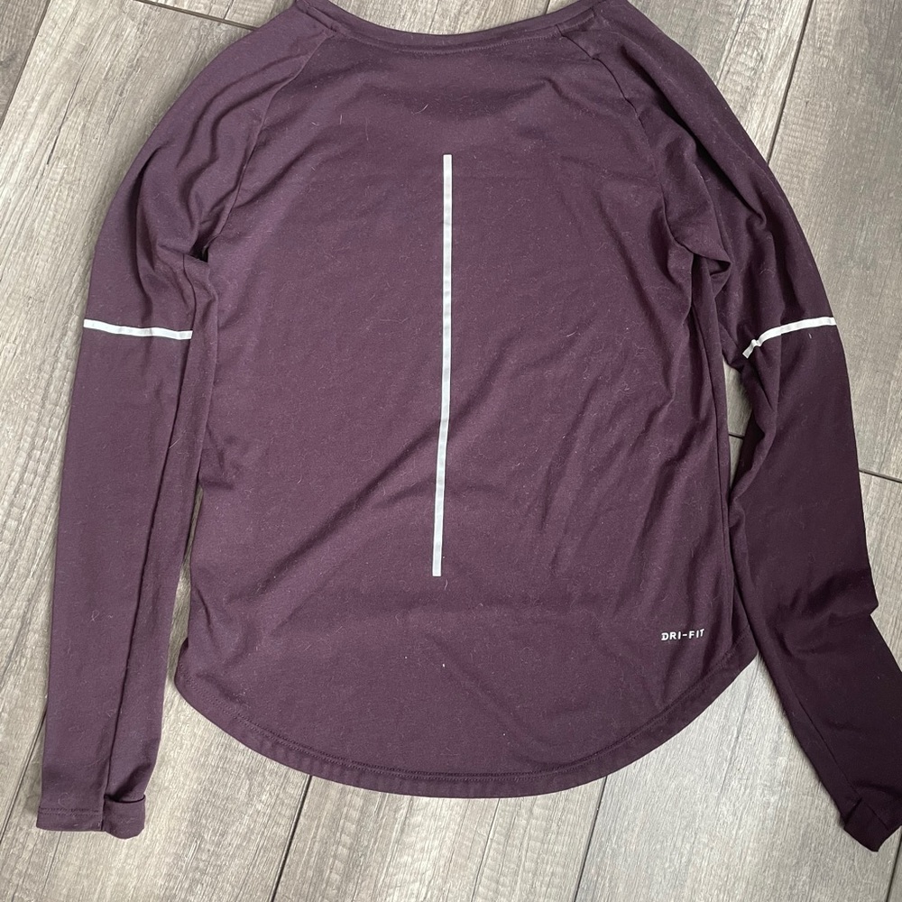 Nike long sleeved shirt - Picture 2 of 2